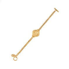 Shop the Camille Bracelet from our Laurine's Voyage Collection, electroplated in 24K gold. This dainty chain bracelet features a quirky pendant outlining a gladiator in a helmet, perfect for the greek goddess in you! All jewelry is made-to-order in NYC. Dainty Chain, 24kt Gold, City Design, Greek Goddess, Chain Bracelet, York City, Design Studio, Gold Necklace, Tin