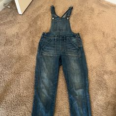 Great Condition, Hardly Worn Demin Madewell Overalls. These Overalls Have A Side Zip Inclosure, Size Small - Straight Leg. Madewell Overalls, Jean Overalls, Madewell Jeans, Side Zip, Madewell, Overalls, Straight Leg, Color Blue, Women Jeans