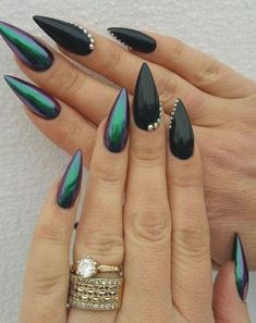 Black And Green Nails, Nails Round, Black Stiletto Nails, Stiletto Nail Art, Green Nail Designs, Black Nail Art, Nails Design With Rhinestones, Stiletto Nails Designs, Black Nail Polish