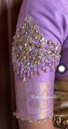 Latest Aari Work Blouse Designs, Embroidery On Bags, Latest Aari Work, Embroidery For Kids, Aari Work Blouse Designs, Tutorial Embroidery, Bags Embroidery