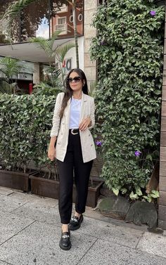 Semi Formal Outfits For Women, Semi Casual Outfit, Work Outfits Frauen, Casual Chic Outfits, Fashionable Work Outfit, Professional Outfits Women, Stylish Work Attire