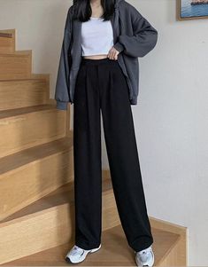 Oversized Outfit Ideas Aesthetic, Classic Clothes Aesthetic, T Shirt Wearing Style, Black Slacks Casual Outfit, Black Trousers Outfit Casual Korean, Feminine Boyish Outfits, Alfits Ideas Womens Fashion, Korean Black Pants Outfit, Korean Casual Outfits Girl