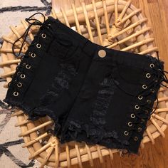 New Without Tag, Never Worn, No Flaws Size: Small (Fits Better On X-Small) Braided Clothing, Black Shorts, Jean Shorts, Cute Outfits, Lace Up, Womens Shorts, Sewing, Outfit Inspo, Lace