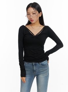 slim-fit-shirred-v-neck-long-sleeve-cm411 / Black Trendy Ruched V-neck Top, Casual Elastane Blouse For Fall, Winter V-neck Elastane Top, Black Elastane Blouse For Summer, Black Elastane Summer Blouse, Trendy Stretch V-neck Top, Trendy Ruched Stretch Blouse, Trendy Stretch Ruched Blouse, Edgy Long Sleeve Tops For Spring