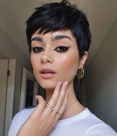 Pixie Haircut Styles, Bold Eyeliner, Stylish Short Haircuts, Short Hairstyles For Thick Hair, Mötley Crüe, Haircut For Thick Hair, Short Hair Haircuts