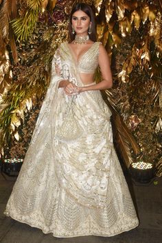 Shanaya Kapoor, Tara Sutaria, Reception Outfit, Sidharth Malhotra, Ananya Panday, Indian Outfits Lehenga, Nikkah Dress, Wedding Lehenga Designs, Indian Bridal Dress