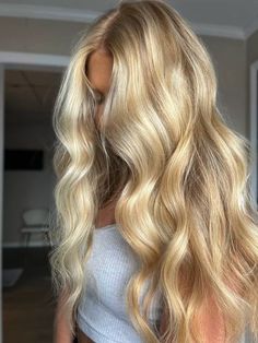 Pale Yellow Blonde, Blonde Highlights On Blonde Hair Long, Scandinavia Blonde Hair, 22 Inch Blonde Extensions, Golden Blonde Long Hair, Naturally Wavy Blonde Hair, Bridesmaid Hair Inspo Long Hair, Christmas Blonde Hair, Highlights On Golden Blonde Hair