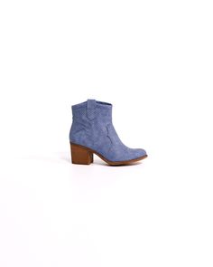 Step out with style in the NO WEST FOR THE WICKED BOOTIE! Crafted from faux leather and featuring a 2.5" block heel, this bad boy is sure to turn heads. The side zipper closure means no more fiddling around – just zip it up and hit the streets! Plus, the synthetic upper and cushion footbed ensure that you'll be dancing 'til the break of dawn with maximum comfort. What more could you want? Synthetic Materials l 2.5" Heel l True to Size Break Of Dawn, Synthetic Materials, Chinese Laundry, Stepping Out, Bad Boy, Shoe Box, The Streets, No More, Side Zipper