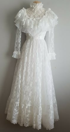 Early 1900s Wedding Dress, 1910s Wedding Dress, Victorian White Dress, 40s Wedding Dress, Vintage Wedding Dress 1970s, Historical Wedding Dresses, White Victorian Dress, Victorian Style Wedding Dress