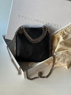 Bags Ideas, Stella Mc, Stella Mccartney Bag, Look Stylish, Cloth Bags, Stella Mccartney, Vision Board, Outfit Ideas, Purse