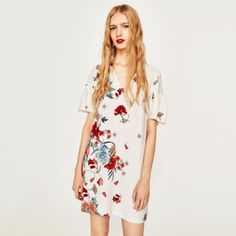 Brand New With Tag. Dress With Floral Print, V-Neck And Short Voluminous Sleeves. Side Pockets. Black Satin Slip Dress, Zara Midi Dress, Zara Maxi Dress, Long Halter Dress, Trench Coat Dress, Dress With Floral Print, Twist Front Dress, Strappy Mini Dress, Voluminous Sleeves