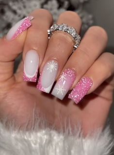 Cristmass Nails 2024, December Birthday Nails, Pink Christmas Nails Acrylic, Winter Nails Pink, New Years Nails Acrylic, Pink Winter Nails, Holiday Acrylic Nails, Pink Gel Nails