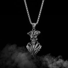 Mens Retro Gothic Skull King Pendant Necklace Punk Hip Hop Biker Jewelry 24" | eBay Goddess Of Fortune, Skull King, Mens Cowboy Hats, Punk Rock Jewelry, Male Jewelry, Vintage Skeleton, Skull Pendant Necklace, Jewelry Gothic, Biker Jewelry