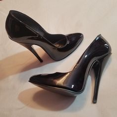 90s High Heels, Vintage Patent Leather Heels For Party, Vintage Patent Leather Heels, Vintage Patent Leather Party Heels, Evening Patent Leather Kitten Heels With 4-inch Heel, 4-inch Heel Patent Leather Heels, Heels Vintage, High Heels Black, Bettie Page