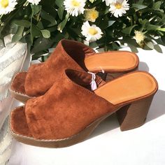 Universal Thread Brown Clogs. Women’s Size 11. 4” Heel. Brand New Without Box. Clogs Women, Brown Mules, Brown Clogs, Mule Flats, Fall Flats, Black Clogs, Chevron Fabric, High Heel Mules, Platform Clogs