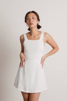 College Grad Dresses, Jazzy Outfits, Graduation White Dress, Cute Simple Dresses, Graduation Dresses White, Skater Dresses Casual, Grad Outfits, White Dresses Graduation, Backless Dresses