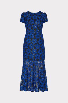 Relish in this Fall’s take on our signature floral embroidered dress—a mix of bold cobalt blue covered in black florals that serve as a mesh overlay atop a short sleeve, curve-hugging silhouette that falls to a chic midi-length hemline. Casual Cocktail Dress, Black Tie Events, Tulle Embroidery, Sleeve Silhouette, Fall Wedding Guest, Fall Wedding Guest Dress, Hugging Silhouette, Dress Guide, Blue Tulle