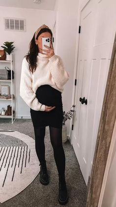 Pregnant Office Outfit Fall, Dress And Sweater Outfit Pregnant, Stylish Winter Maternity Outfits, Date Night Pregnant Outfit Winter, Dressy Winter Maternity Outfits, Cute Pregnant Winter Outfits, 8 Month Pregnant Outfits, Going Out Outfits Pregnant