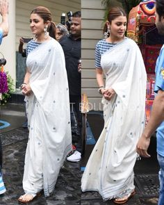 Rate this Indian look of Anushka out of 5. 👌👌👌👌👌 Saree Jackets, Saree Blouse Styles, Indian Sari Dress, Saree Blouse Neck Designs, Sari Dress, Sari Blouse Designs, Indian Saree Blouse