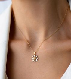 Daisy 14k Solid Gold Necklace, Flower Necklace, Gift for Her, Fine Jewellery by FİEMMA, Dainty Necklace, Minimalist NecklaceMaterial: Solid GoldKarat: 14 K (585)Approximate weight : 2,02  gramAvailable in yellow gold, rose gold or white gold options.Available in different chain lengths.As with all of our products, this item is handmade and made to order.Wholesale requests are welcome.**Please see our policies section for shipping and return information.***Feel free to contact me with any questio White 14k Gold Jewelry In Flower Shape, 14k Gold White Flower-shaped Jewelry, Dainty 14k Gold Flower Necklace, White 14k Gold Flower-shaped Jewelry, White 14k Gold Flower Jewelry, White Flower-shaped 14k Gold Jewelry, Dainty White Flower Necklace For Anniversary, Gold Disc Necklace, Daisy Pendant