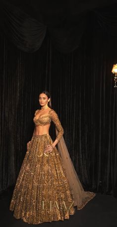 Latest Bridal Lehenga Designs, Latest Bridal Lehenga, Reception Outfit, Reception Lehenga, Wedding Lehenga Designs, Indian Bride Outfits, Indian Dresses Traditional, Traditional Indian Outfits