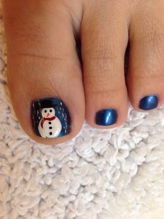 Christmas Toenails 2023, Toenail Designs Winter, Xmas Pedicure Ideas, Christmas Toe Nails Winter, Christmas Toenail Designs, Christmas Toenails Pedicures, Christmas Toe Nail Designs Toenails, Toe Nail Designs For Winter, Christmas Toes Nails Designs