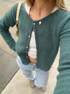 Women Fashion Solid Green Buttons Cardigan Chic O Neck Single Breasted Long Sleeve Sweater Autumn Look Adidas, Áo Len Cardigan, Sweater Autumn, Elegante Casual, Cardigan Outfits, Stockholm Fashion, Cardigan Sweaters For Women