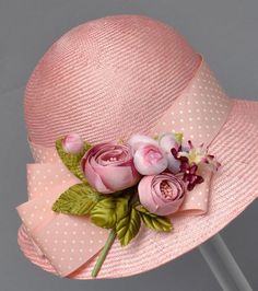 Top Hats For Women, Hat With Flowers, Tea Hats, Pretty Hats, Easter Hats, Tea Party Hats, Ladies Hats, Hats And Fascinators, Elegant Hats