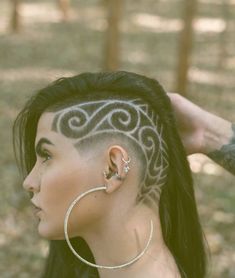 Side Shave Design Men, Side Undercut Designs For Women, Side Hair Designs For Women, Hair Patterns Shaved Undercut Designs, Shaved Side Designs For Women, Mandala Hair Design, Women’s Undercut Designs, Shaved Hair Designs For Women Side, Undercut Tattoo Women