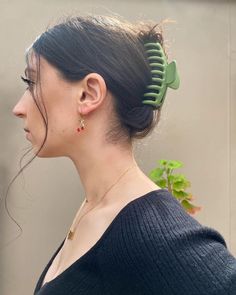 This year's trend is a hair clip. Size - 11 cm. (4.4 in). Include - 1pc. Resin Clips, Grow Thicker Hair, Hair French, Blank Hats, Hair Claw Clip, Hair Claws & Clips, Claw Clip, Hair Claw, Beauty Inspiration