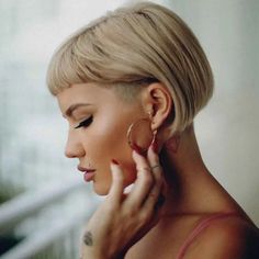 15 Edgy and Stylish Undercut Bob Hairstyles | HairAide Undercut Bob Hairstyles, Shaved Bob, Sweet Hairstyles, Undercut Bob, Diamond In The Rough, Silver Blonde, Edgy Short Hair, Balayage Hair Blonde