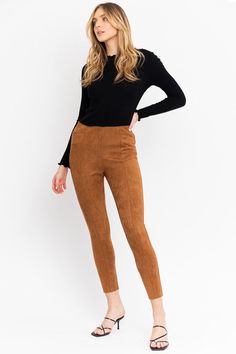 These very comfortable leggings are a stable for any winter closet. They are stretchy, soft, and fashionable. They feature a crush velvet material in the style of english riding jeans. Fall Outfit Leggings, Leggings Winter Outfit, Leggings Fall Outfit, Amber Energy, Riding Leggings, Leggings Winter, Outfit Leggings, Leggings Outfit Casual, Riding Jeans