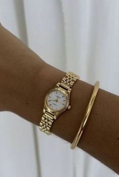 Small Gold Watch Aesthetic, Classic Wrist Watch For Women, Gold Mini Watch, Gold Watch With Bracelets Women, Dainty Prom Jewelry, Gold Woman Watch, Women Gold Watches, Dainty Womens Watch, Gold Wrist Watch Women