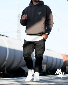 Black Hoodie Outfit, Sporty Outfits Men, Hoodie Outfit Men, Jeans Outfit Men, Trendy Boy Outfits, Stylish Men Casual, Street Style Outfits Men, Mens Casual Dress Outfits, Street Fashion Men Streetwear