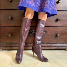 Our new high boots on a 6 cm heel for even more confort. The chic effortless of the navy blue suede leather and its confortable heel makes it an all time classic. To view our other knee high boots:  https://www.etsy.com/shop/MonSoulier?ref=hdr_shop_menu&section_id=18523306 To view our shop selection:  https://www.etsy.com/your/shops/MonSoulier/tools/listings/stats:true . Dark burgundy leather . Upper height ( from heel : 40 cm/ 15,74in)   . Made with italian leathers . Handmade in Italy  . 6 cm heel . Very confortable shape  . Leather sole Sizing :  Our sizing is italian and is consistent with all european designer and luxury brands  US 5= 35 EUR  US 6 =36 EUR US 7 =37 EUR US 8 =38 EUR US 9 =39 EUR US 10 =40 EUR US 11 = 41 EUR Our knee boots run skightly big, we advise you to order half a Winter High Boots, Leather High Boots, Blue Leather Boots, Brown Leather Knee High Boots, Black Leather Knee High Boots, Womens High Boots, Leather Knee High Boots, High Leather Boots, Black Leather Pumps