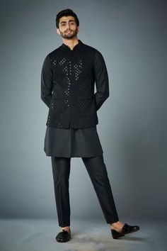 Shop for Gargee Designers Black Mystique Sequin Work Bundi And Kurta Set for Men Online at Aza Fashions Mens Traditional Wear, Sleeveless Kurta, Mehendi Outfit, Black Kurta, Gents Kurta, Kurta Set For Men, Kurta Men, Wedding Outfit Men, Silk Kurta