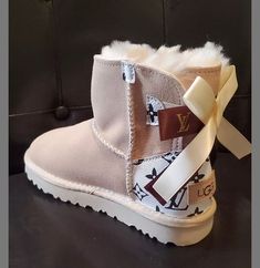 Cute Uggs, Trendy Shoes Sneakers, Nike Shoes Girls, Pretty Shoes Sneakers, Shoes Outfit Fashion, Toddler Boots, Cute Nike Shoes, Fresh Shoes, Girly Shoes