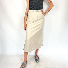 Size M Condition 9/10 Length 80 cm / 31.5 inches Width 40 cm / 13.5 inches Model is 180cm / 5.9 ft tall, wears S/M MD4 Cream Maxi Skirt, Belt Skirt, Skirt Y2k, Utility Belt, Skirt Belt, Favorite Outfit, Maxi Skirt, Art Collection, Womens Skirt