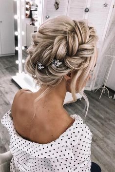 Loose Updo With Braid, Bridal Hairstyles From Front View, Wedding Updos For Thick Hair, July Wedding Dresses Brides, Maid Of Honor Hair And Makeup, Braided Wedding Hairstyles Updo, Bridal Hairstyles For Thinner Hair, Front View Wedding Hair, Summer Wedding Hairstyles The Bride