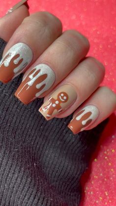 Christmas Nail Ideas Gingerbread, Gel Nail Christmas Designs Holidays, Christmas Nail Gingerbread, Gingerbread Nail Art Designs, Fall Christmas Nail Designs, Christmas Nail Designs Gingerbread, Men’s Christmas Nails, Gingerbread Acrylic Nails, Sugar Cookie Nails