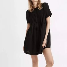 Madewell Size M Lace-Trim Pintuck Button-Front Mini Dress Nb345. 20” Under Arm To Under Arm This Easy Mini Dress Has A Simple, Off-The-Body Shape But A Fancy Feel, With Intricate Detailing Around The Neck And Yoke, Including Pintucks, Cutaway Lace And Covered Buttons. Our Favorite Feature Though? Side Pockets. Easy Fit. Falls 36" From High Point Of Shoulder (Based On Size M). Cotton. Do Well: We Partner With The Better Cotton Initiative To Improve Cotton Farming Globally. Lined. Pockets. Machine Green Gingham Dress, Black Dress With Pockets, Cute Black Dress, Lace Overlay Dress, Rust Dress, Denim Shirt Dress, Madewell Dresses, Paisley Dress, Flutter Sleeve Dress