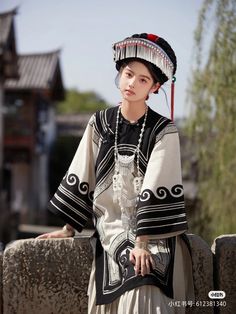 Vietnamese Clothing, Photography Posing Guide, Posing Guide, Arabian Horse, Traditional Dress, Chinese Actress, Historical Clothing