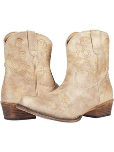 Lucchese m4839 western shortie whiskey shorte + FREE SHIPPING | Zappos.com Trendy Snip Toe Boots, Trendy Fitted Boots For Rodeo, Trendy Fitted Boots For Western-themed Events, Fitted Boots For Country Events In Spring, Fitted Boots For Spring Country Events, Fitted Casual Boots For Country Events, Chic Fitted Boots For Rodeo, Chic Fitted Rodeo Boots, Fitted Beige Boots For Ranch