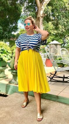 - Plus Size Skirts - Ideas of Plus Size Skirts #PlusSizeSkirts Plus-koon Muoti, Modest Plus Size Fashion, Plus Size Street Style, Short Plus Size Fashion, Plus Size Summer Fashion, Moda Plus, Plus Size Summer, Plus Size Fashion For Women, Plus Size Skirts