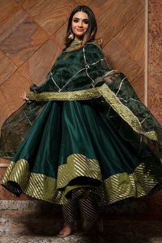 Dark Green Cotton Silk Anarkali Set Design by Pomcha Jaipur at Pernia's Pop Up Shop 2023 Dark Green Anarkali, Silk Anarkali Suits, Silk Anarkali, Independance Day, Salwar Kamiz, Braut Make-up, Anarkali Kurta, Silk Set