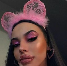 Heart Makeup, Makeup On Fleek, Golden Heart, Festival Makeup, Diy Beauty Hacks, Pink Makeup, Makeup Goals, Flawless Makeup