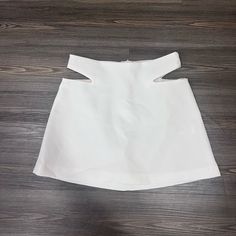 White, Cut Out Zara Skirt. Never Worn. White Skirt For Spring Night Out, Elegant White Skort For Spring, Chic White Skort For Spring, White Zara Skirt For Spring, Zara White Skirt For Spring, Chic Zara Skort For Spring, Zara Chic Spring Skort, White Mini Skirt For Summer Night Out, White Stretch Skirt For Day Out