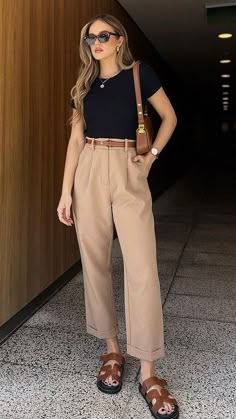 Woman In Black, Office Outfits Women, Business Casual Outfits For Work, Casual Day Outfits, Elegante Casual, Classy Work Outfits, Stylish Work Outfits, Casual Work Outfits, Mode Inspo