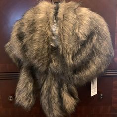 Women's Brown And Tan Faux Fur Shawl. Brand New, Never Worn With Tags. Shawl Snaps At Front. Fur Poncho, Faux Fur Shawl, Texas Chainsaw, Fur Shawl, Shrug Sweater, Cute Fits, Chainsaw, Ponchos, Shawl