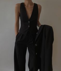 Suit Vest Outfits, Future Aesthetic, Woman In Suit, Campaign Ideas, Money Fashion, Launch Campaign, Chique Outfits, Woman Suit Fashion